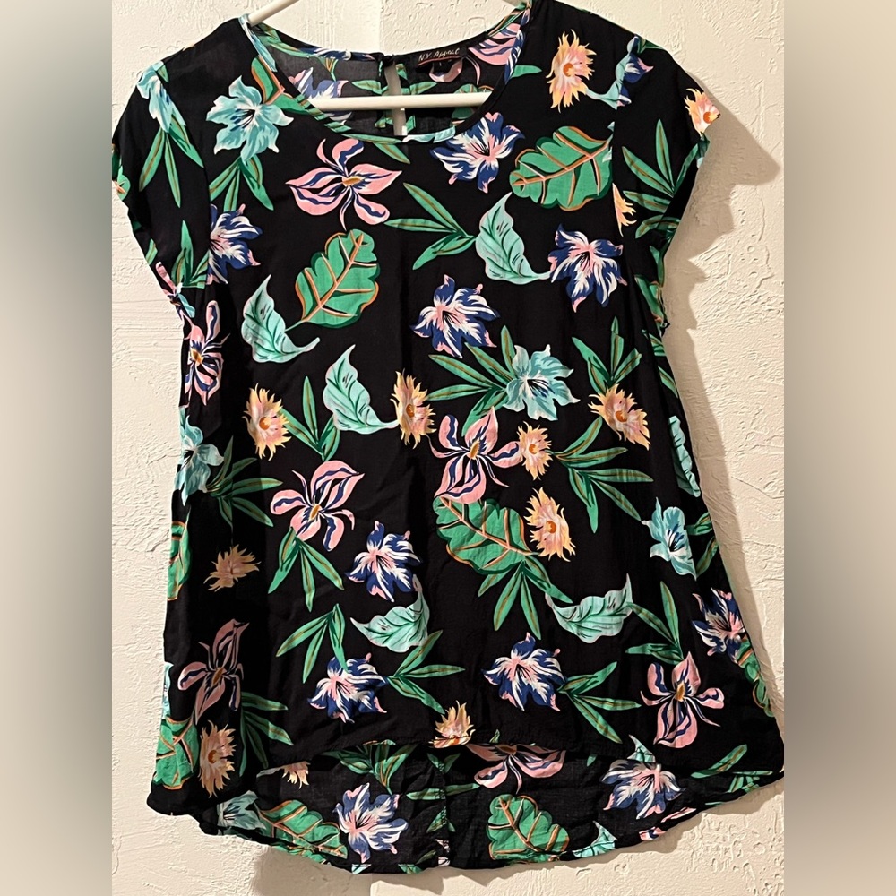 NY Apparel Floral & Leaf Top